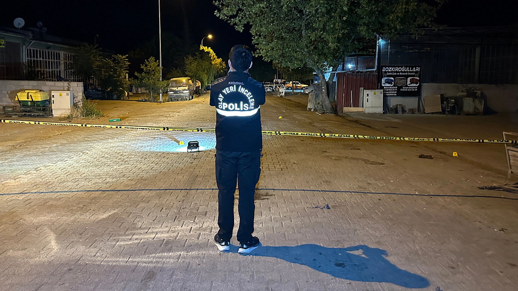 İki esnaf arasındaki tartışma silahlı kavgaya dönüştü: 13 yaralı