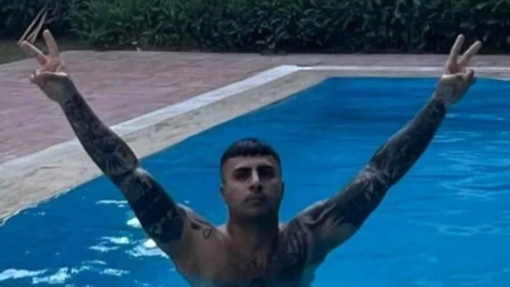 Vahşet saniye saniye kameraya yansıdı! Önce boğdu, sonra izledi
