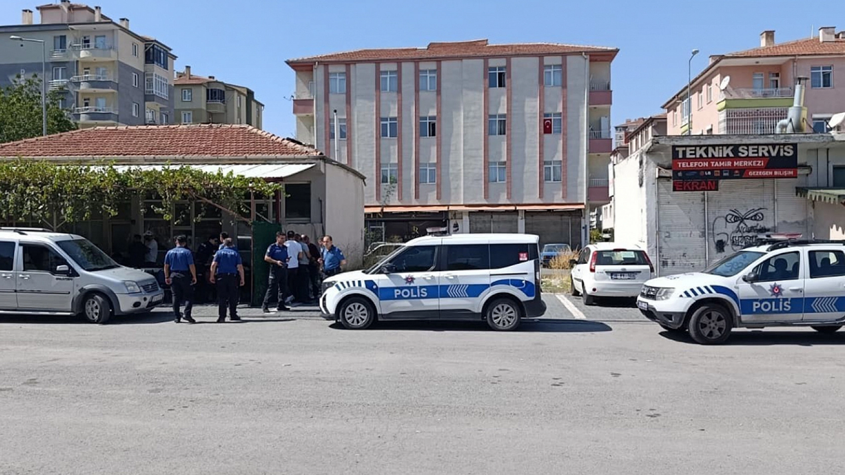 Kıraathane çalışanı tarafından tüfekle vurulan şahıs hayatını kaybetti