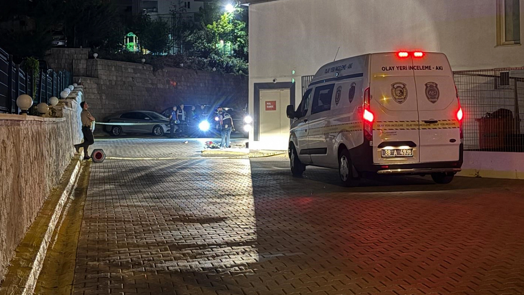 Otel odasında dehşet! Tartıştığı kadını öldürdü