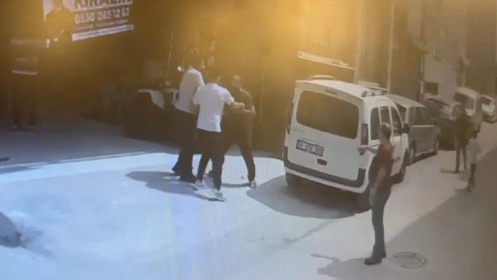 Akraba kavgasında 1 kişi bıçaklandı, 6 kişi yaralandı