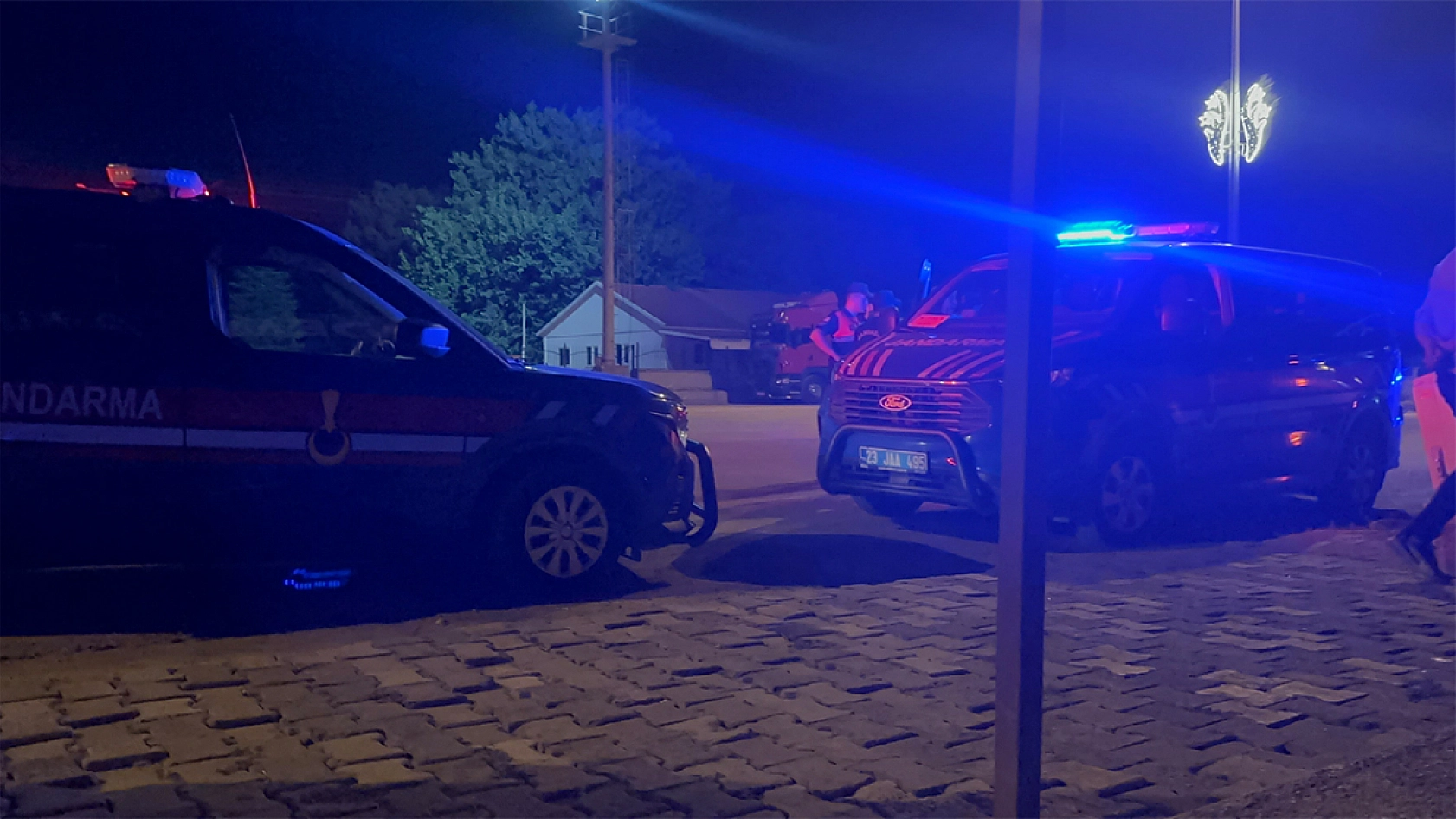 Elazığ'da Bıçaklı ve Silahlı Kavga: 3 Yaralı
