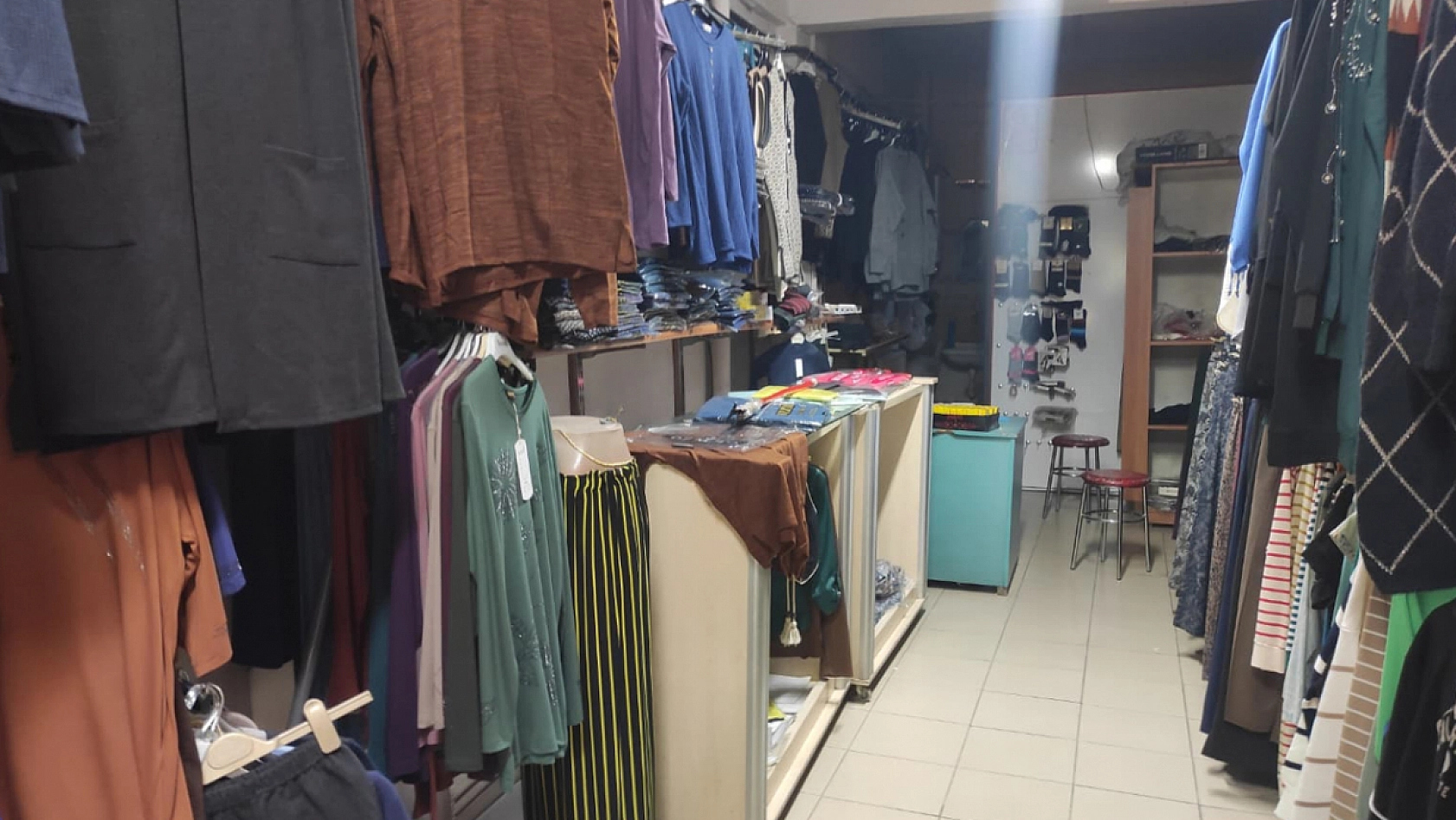 Elazığ'da küçük esnaf internet alışverişine yenik düşüyor