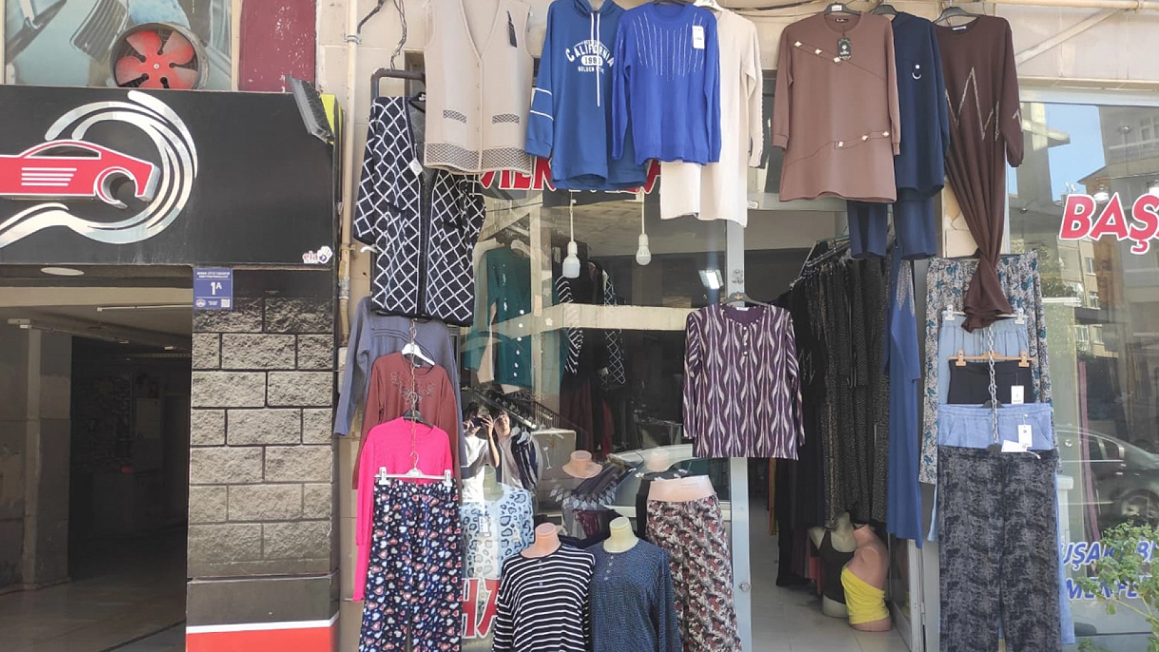 Elazığ'da küçük esnaf internet alışverişine yenik düşüyor