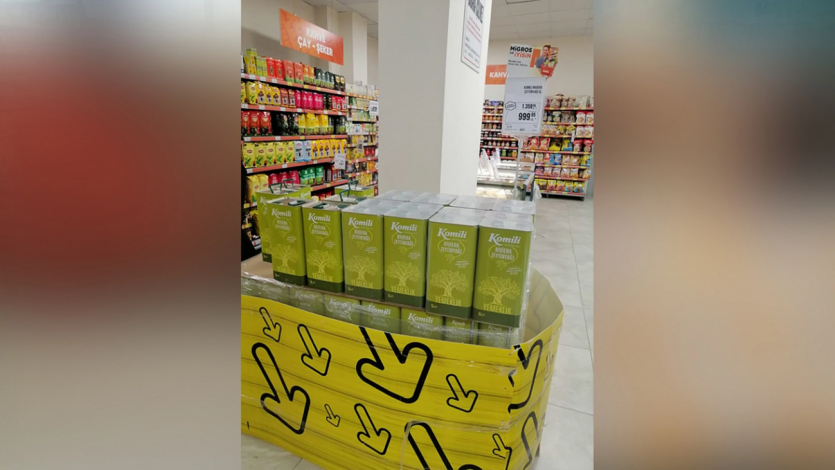 Elazığ'ın marketinde züccaciye günü: Erken giden alır