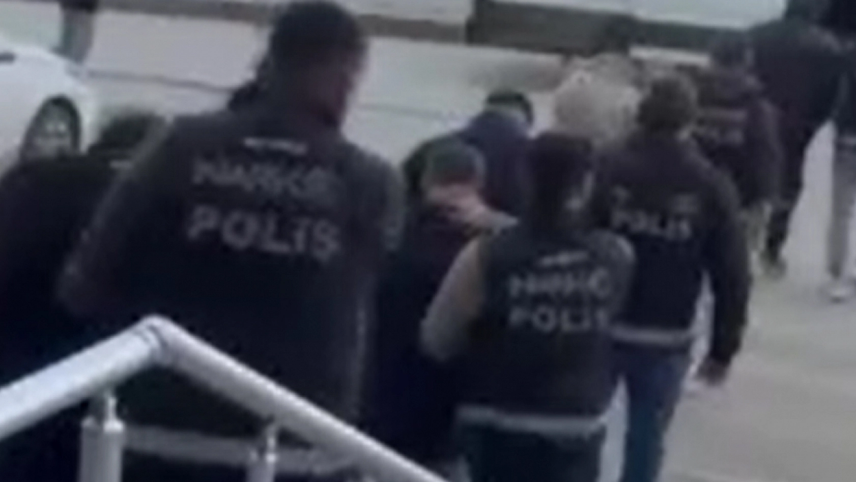 Çocuk esirgeme kurumundan ayrılan 2 kadını fuhuşa sürüklemişler