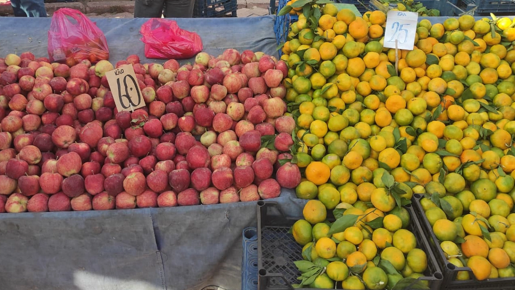 Elazığ'ın en kalabalık pazarında fiyatlar cep yakıyor
