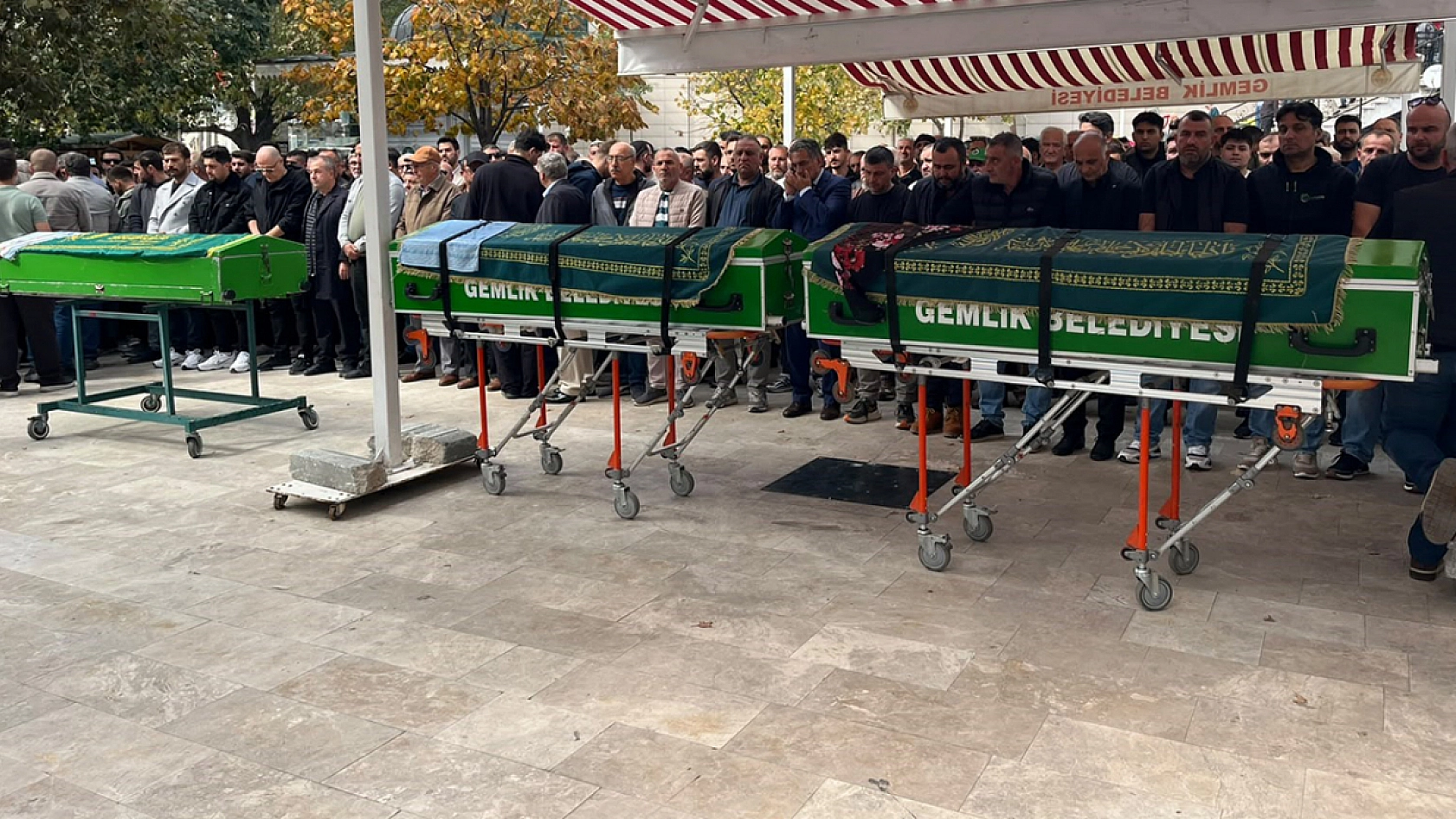 Cinayet kurbanı çift toprağa verildi