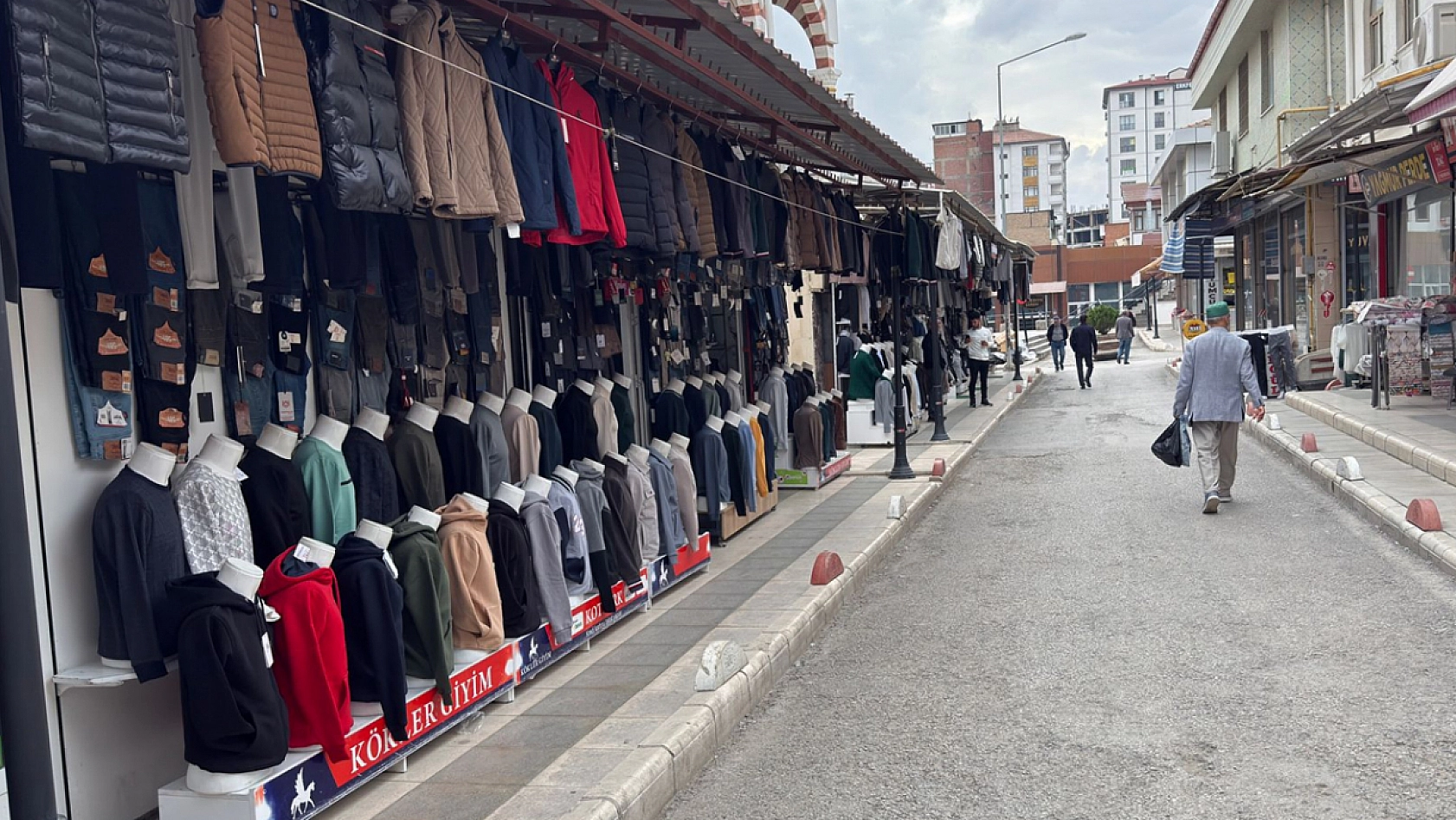 Elazığ'da esnaf zor günler yaşıyor: Marka avukatları kente adeta karargah kurdu