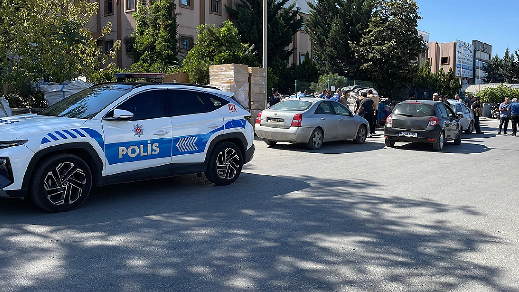 Alacak verecek kavgasında göğsünden bıçaklandı
