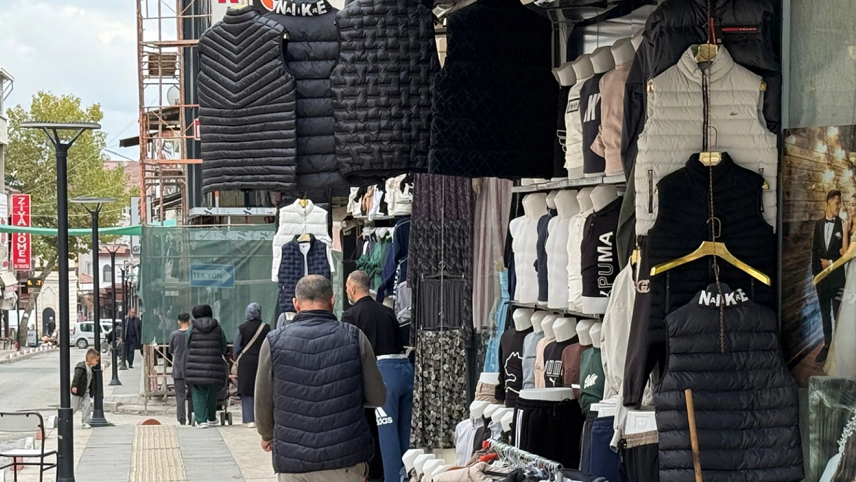Elazığ'da esnaf zor günler yaşıyor: Marka avukatları kente adeta karargah kurdu