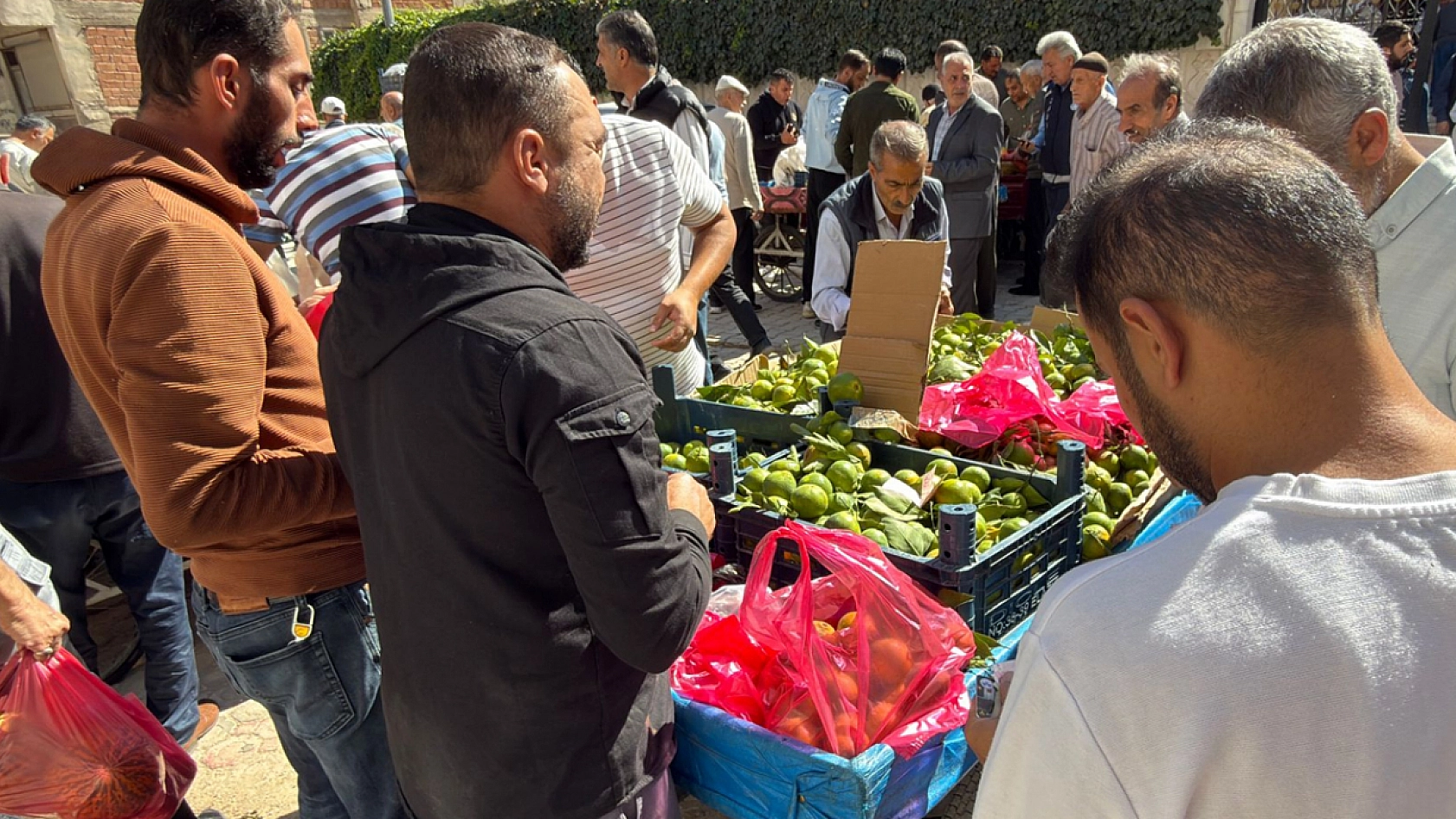 Elazığ'da kilosu 25 liradan satıldı kapış kapış alındı