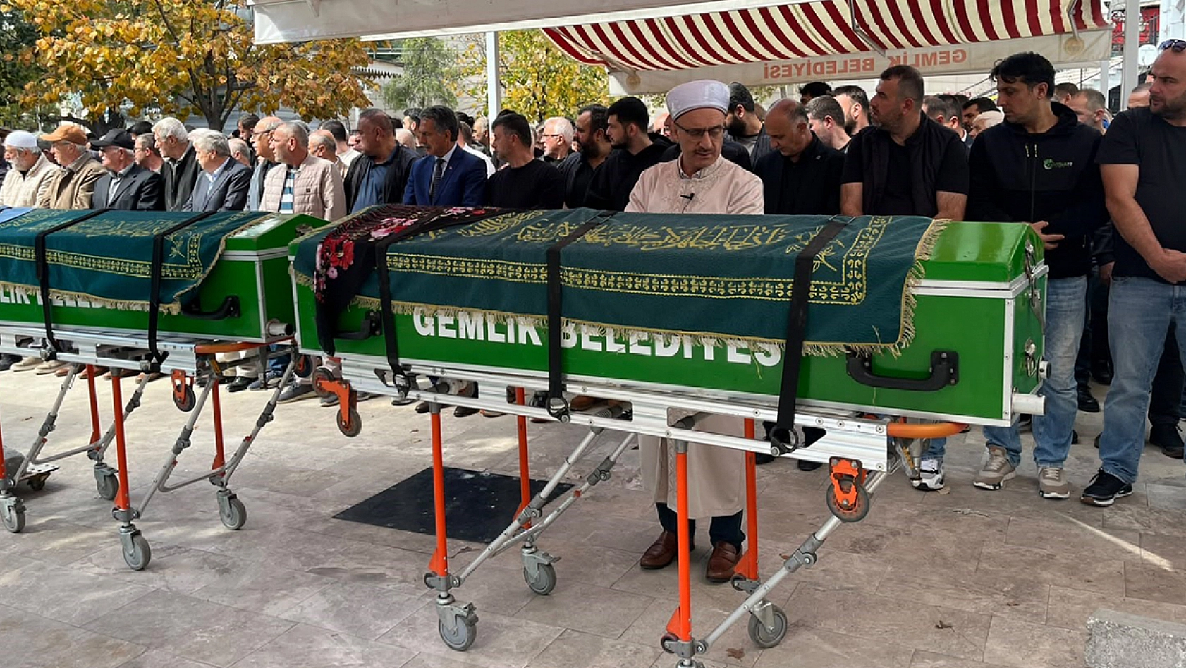 Cinayet kurbanı çift toprağa verildi
