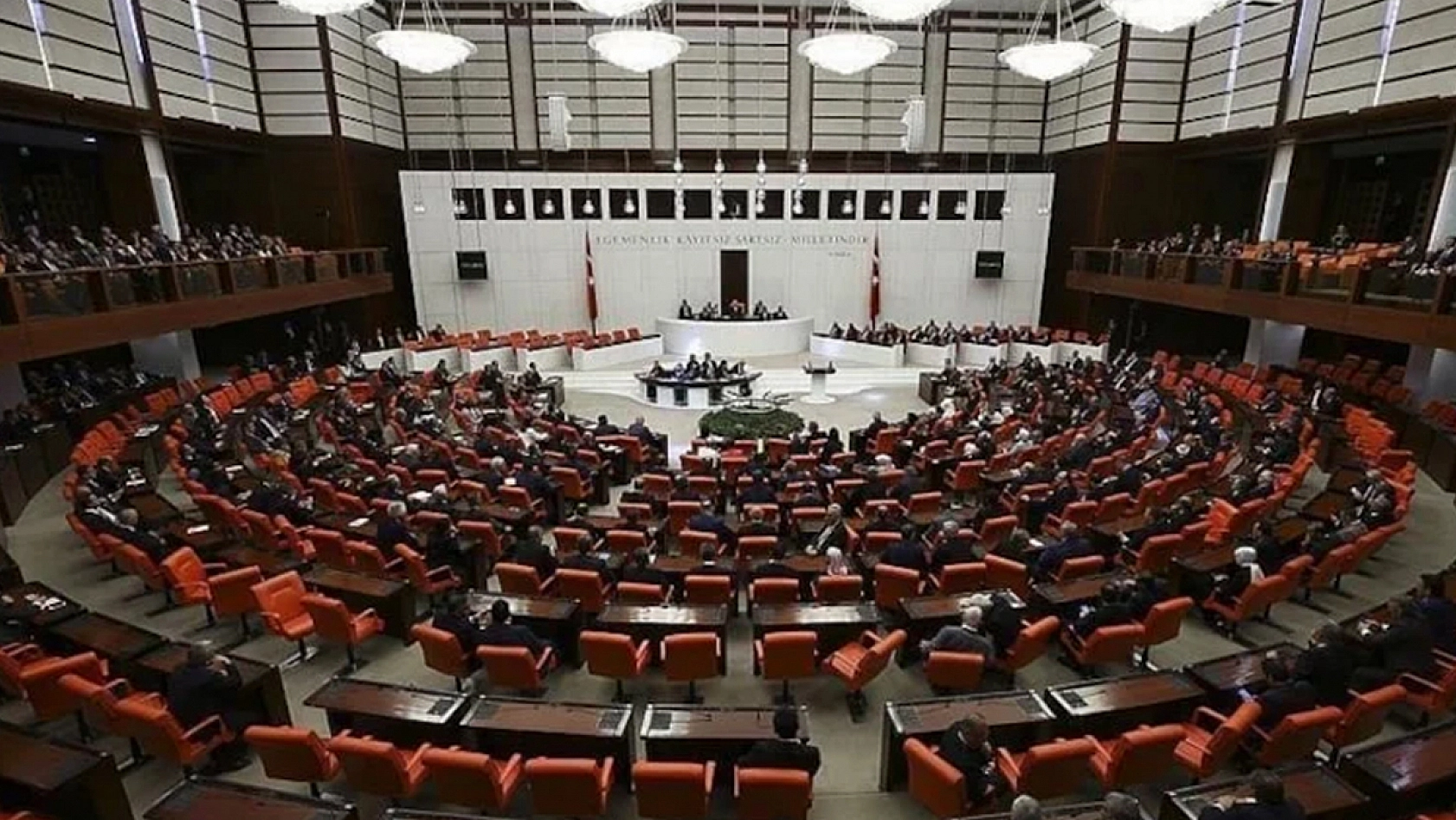 Alkollü içki satışında yeni dönem! Düzenleme Meclis'e geliyor