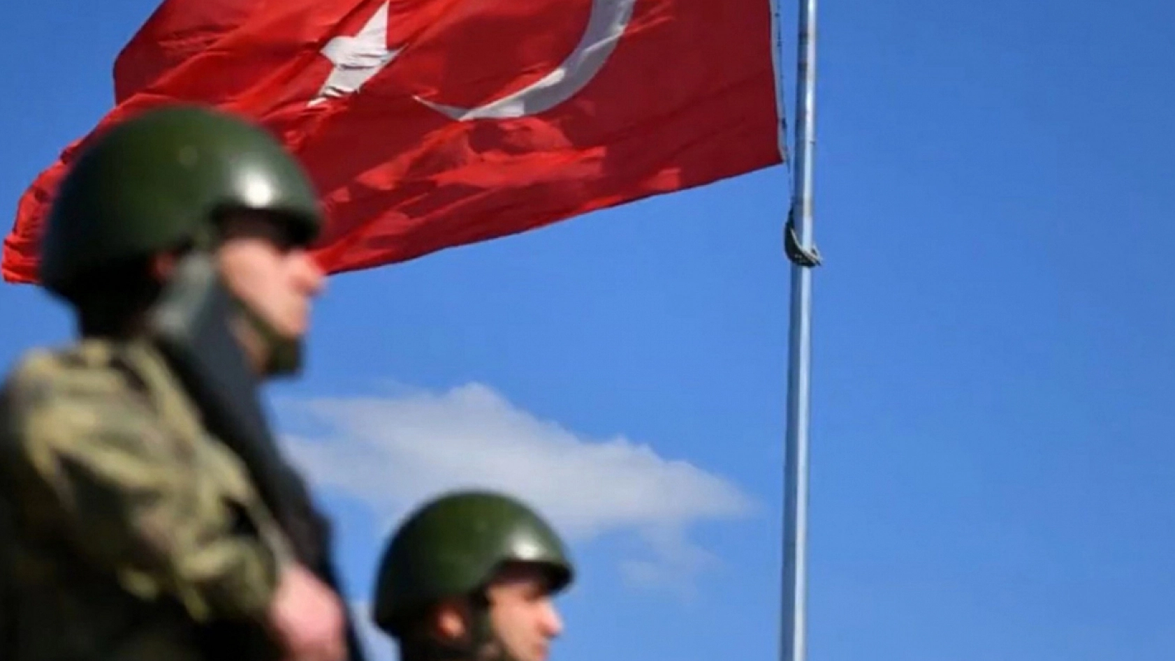 Sözleşmeli er ve erbaşlara devlette kadro yolu açılıyor