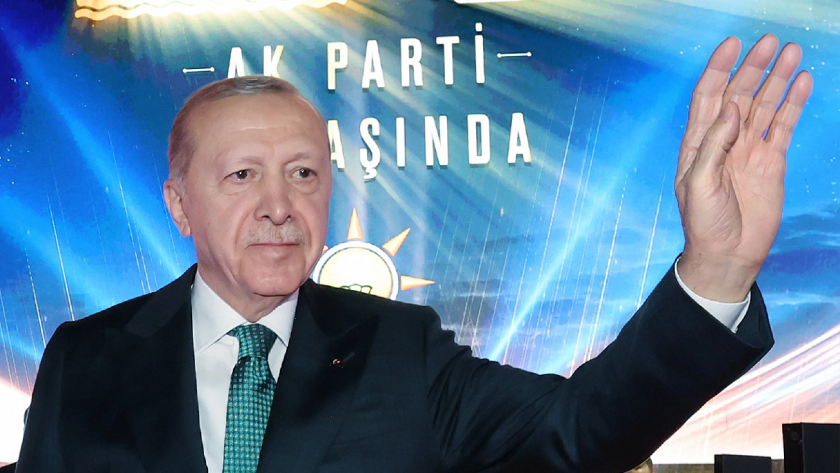 Erdoğan: 'Türkiye'yi her alanda büyütmenin kıvancını yaşıyoruz'