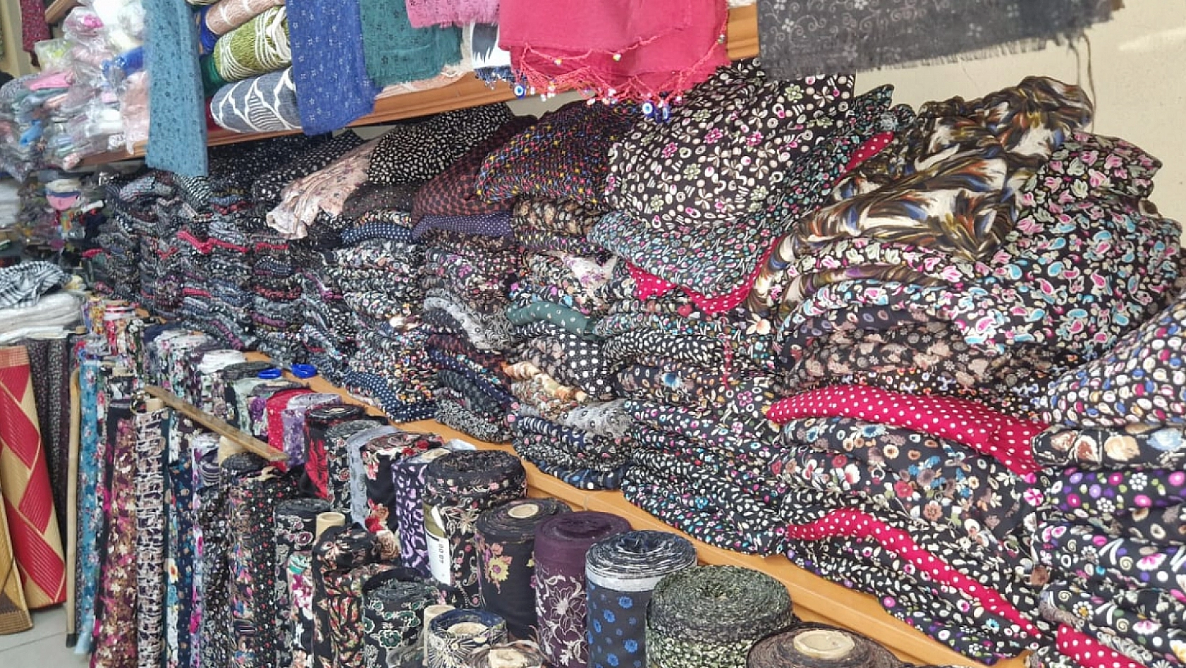 Elazığ'da esnaf dert yandı: 'Sanatkar yok, terzi yok'
