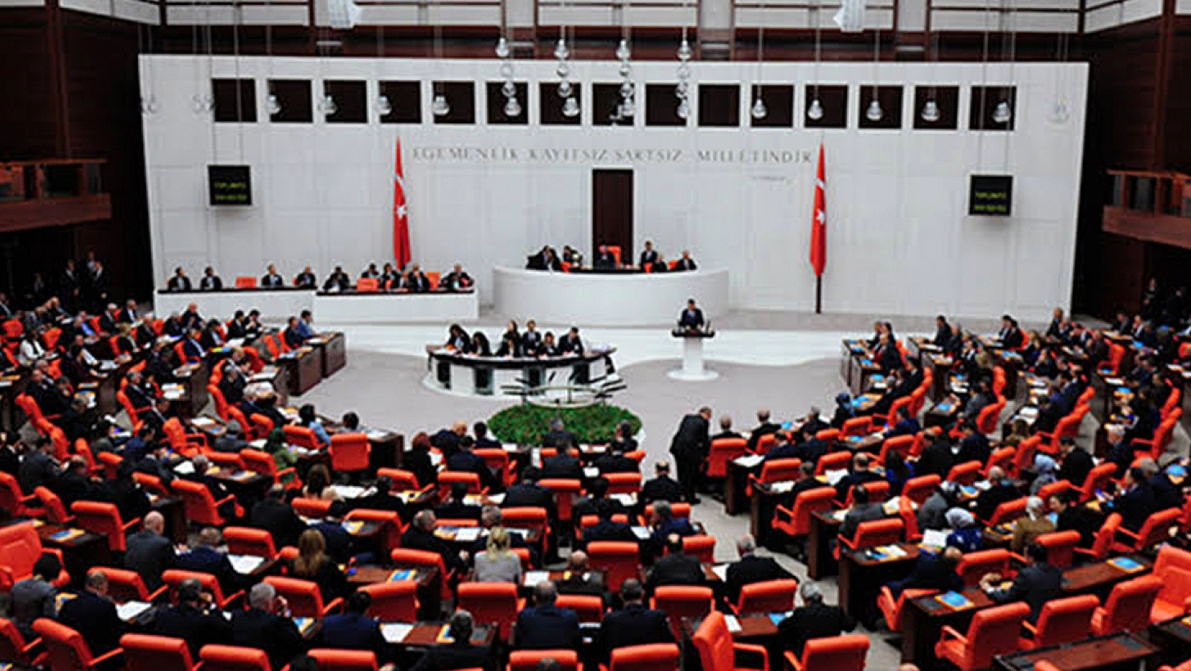 AK Parti'nin 12 maddelik çerçeve yasası bugün Meclis'e sunuluyor