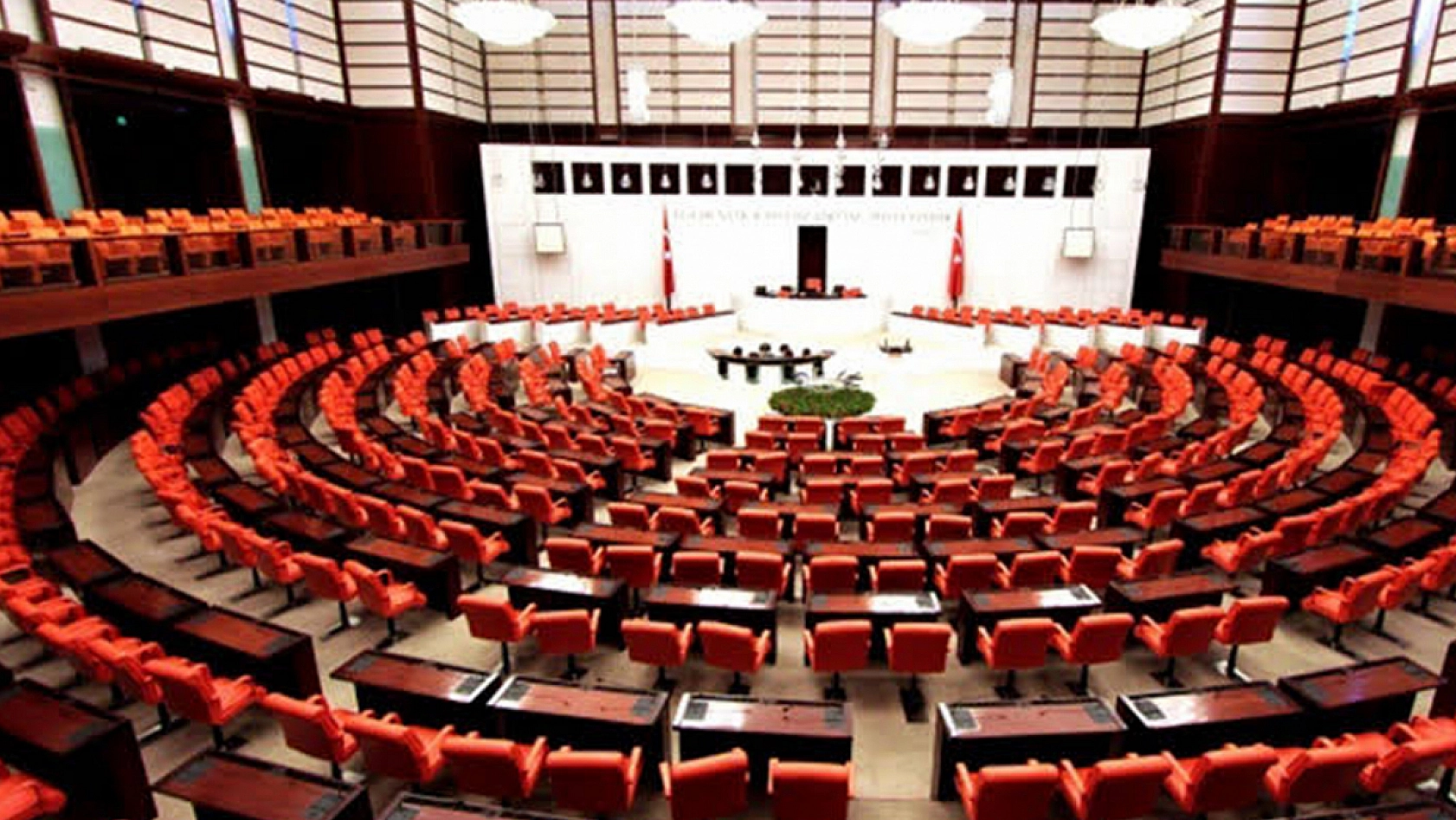 AK Parti'nin 12 maddelik çerçeve yasası bugün Meclis'e sunuluyor
