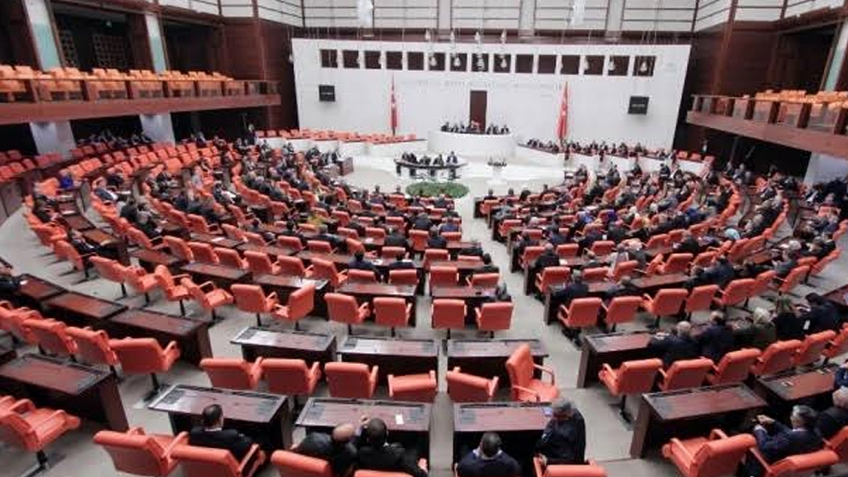 AK Parti'nin 12 maddelik çerçeve yasası bugün Meclis'e sunuluyor