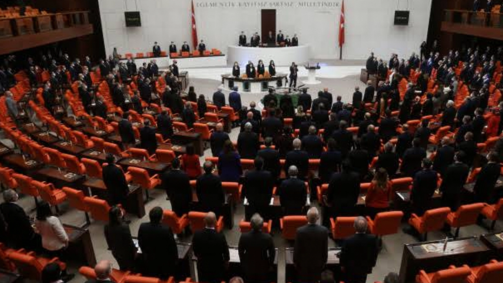 AK Parti'nin 12 maddelik çerçeve yasası bugün Meclis'e sunuluyor