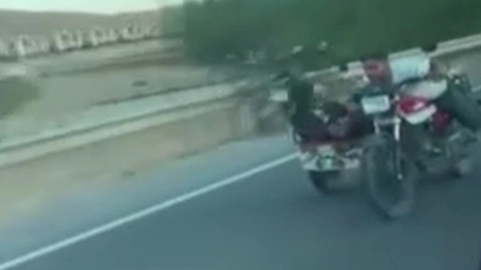 Elazığ'da trafikte tehlikeli anlar!