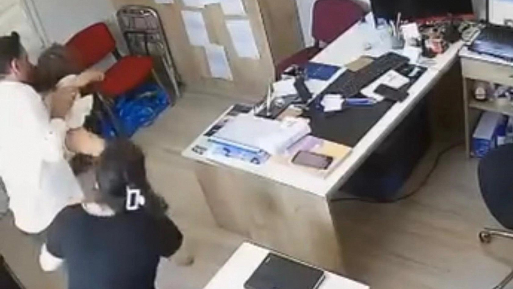 Kahraman muhtar, 3 yaşındaki çocuğu ölümden kurtardı