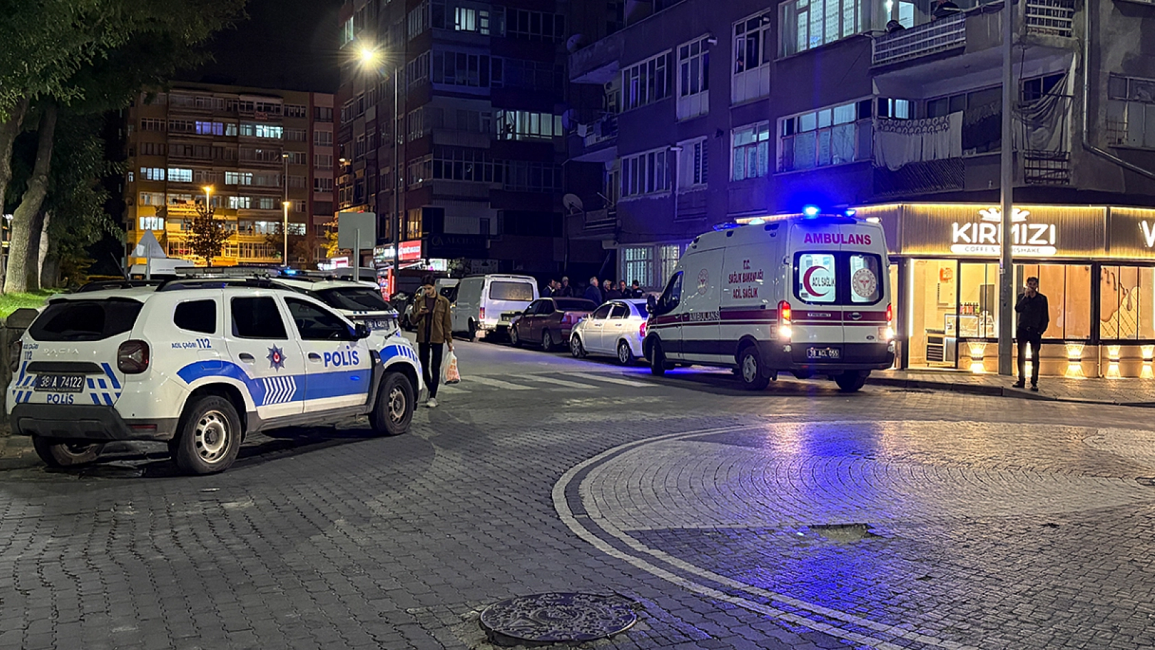 Yalnız yaşayan adam evinin tuvaletinde ölü bulundu