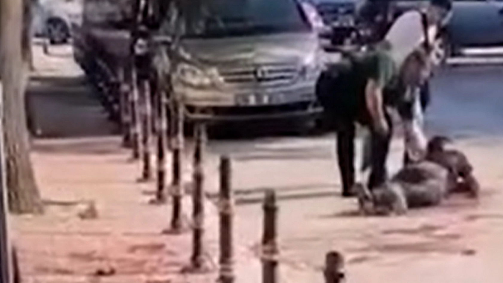 Konya'da husumetlisini öldürüp başında beklediği görüntü ortaya çıktı