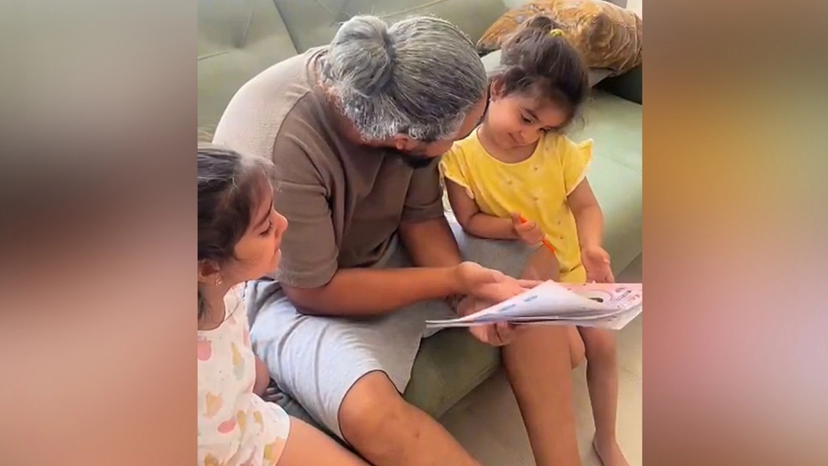 Elazığ'da babası isimlerini karıştırınca ikiz kızlarından tepki yağdı