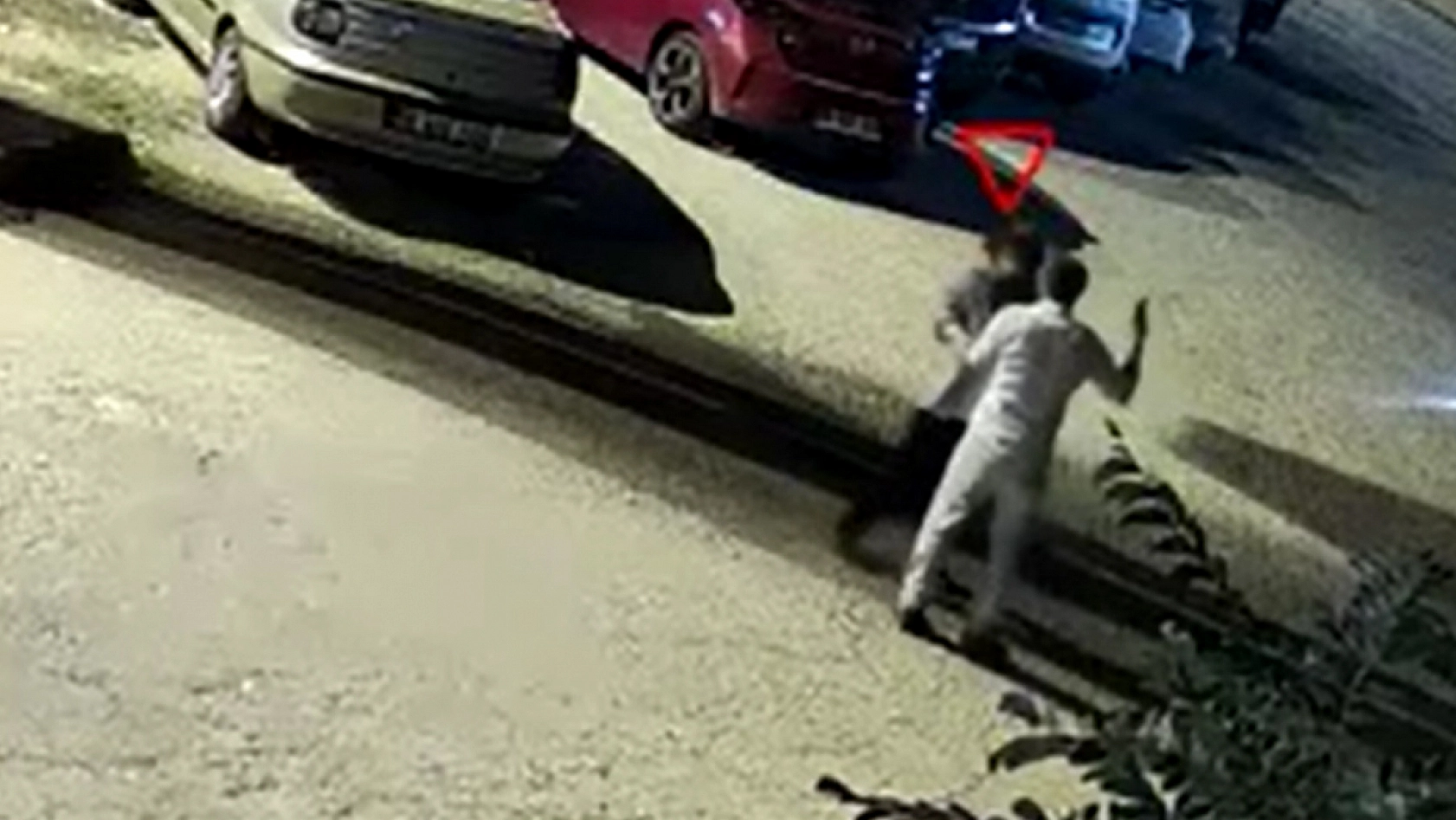 Kucağında çocuğuyla eşinin silahlı saldırısına uğrayan kadın hayatını kaybetti