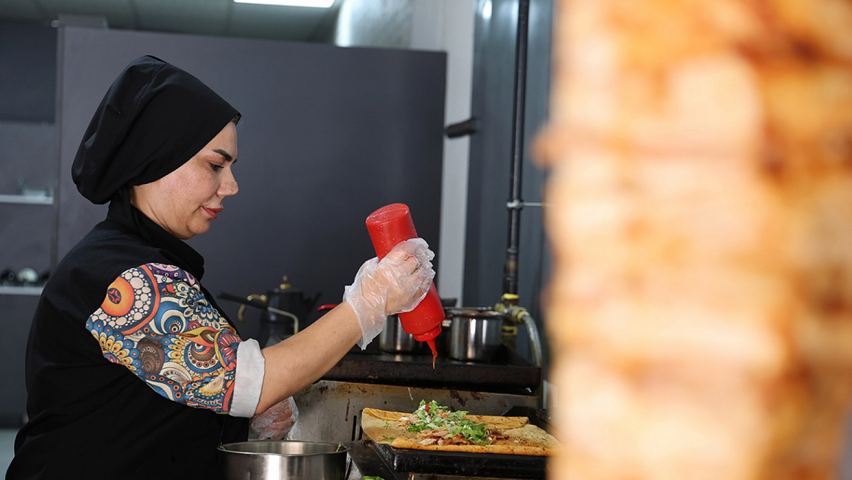 Elazığ'da kadın girişimci döner tezgahının başına geçti