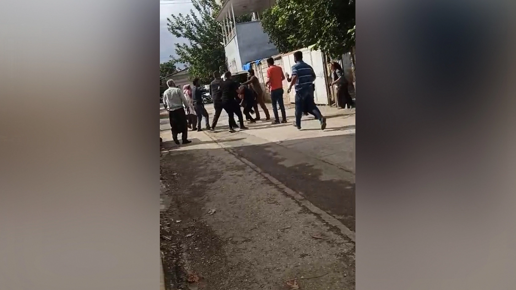 Çift bıçakla kavgaya koştu