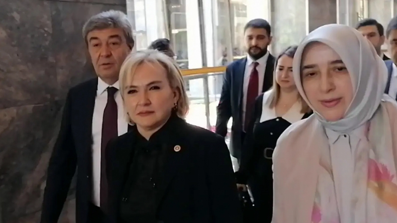 CHP'den istifa etti AK Parti'ye katıldı