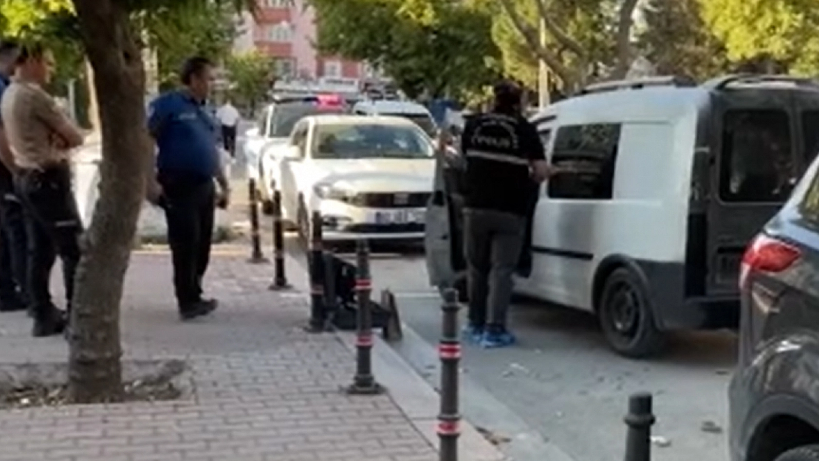 Konya'da husumetlisini öldürüp başında beklediği görüntü ortaya çıktı