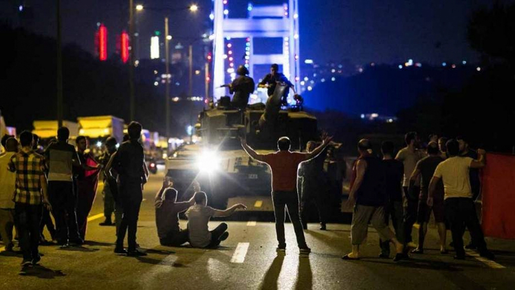 Bakan Gürlek'ten 15 Temmuz operasyonu: 81 ilde 968 gözaltı