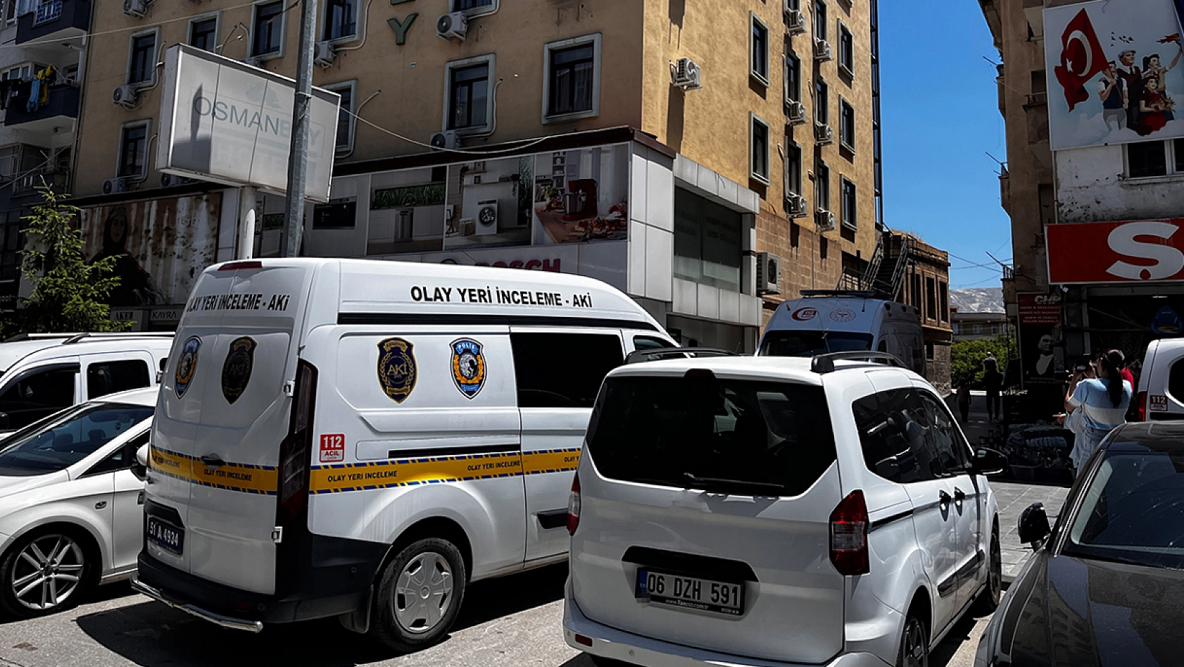 Otel odasında ölü bulundu!