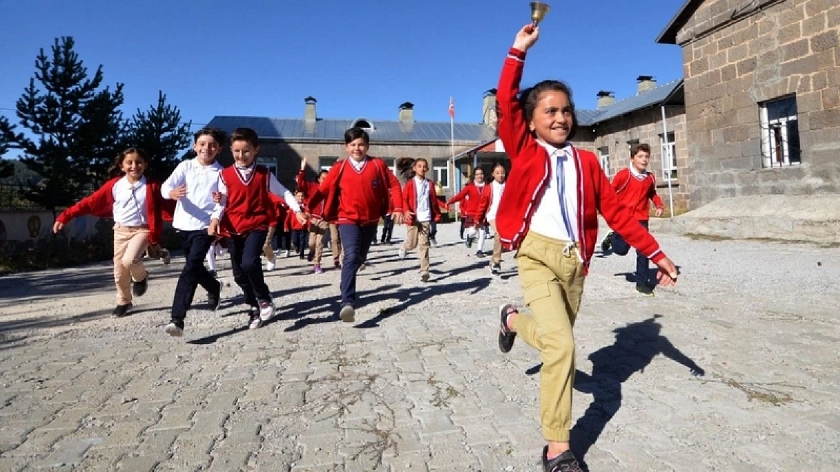 Uzaktan Eğitim Geri Dönüyor Okula Gitmek Artık Zorunlu Olmayacak