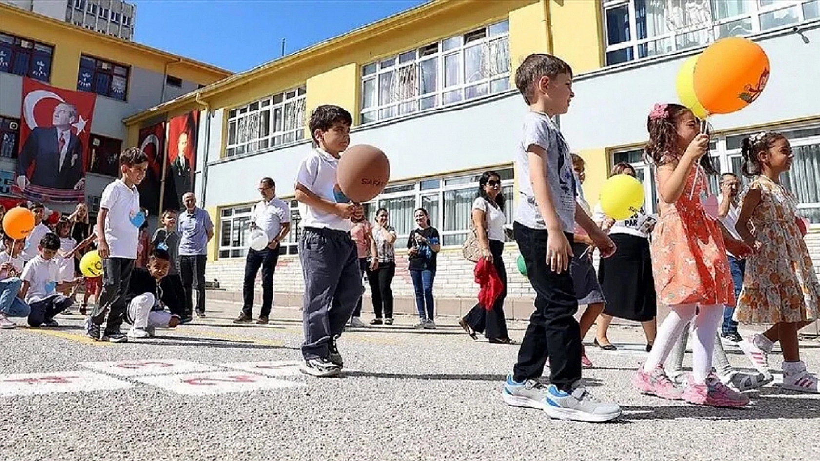 MEB duyurdu: Velilere okula uyum için idari izin