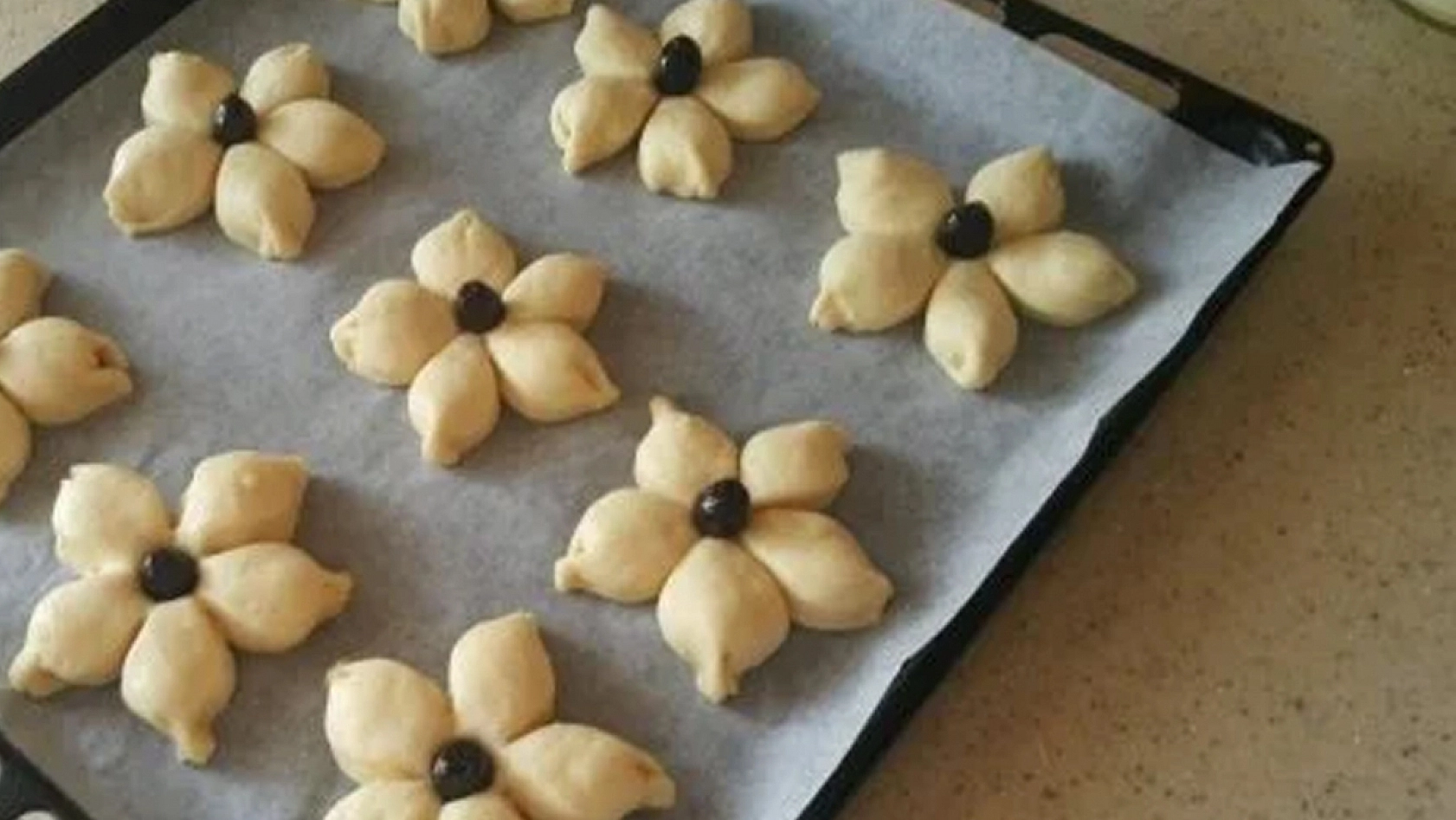 Elazığlı ev hanımları sahurda bu poğaça sofralarınızı süsleyecek