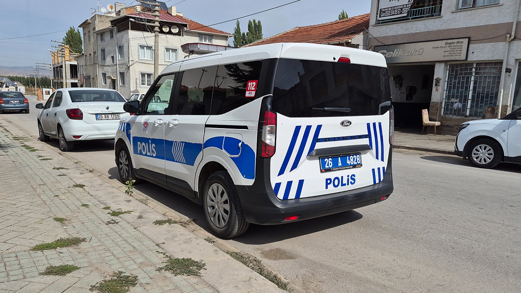 52 yaşındaki adam merdivenin altında ölü bulundu