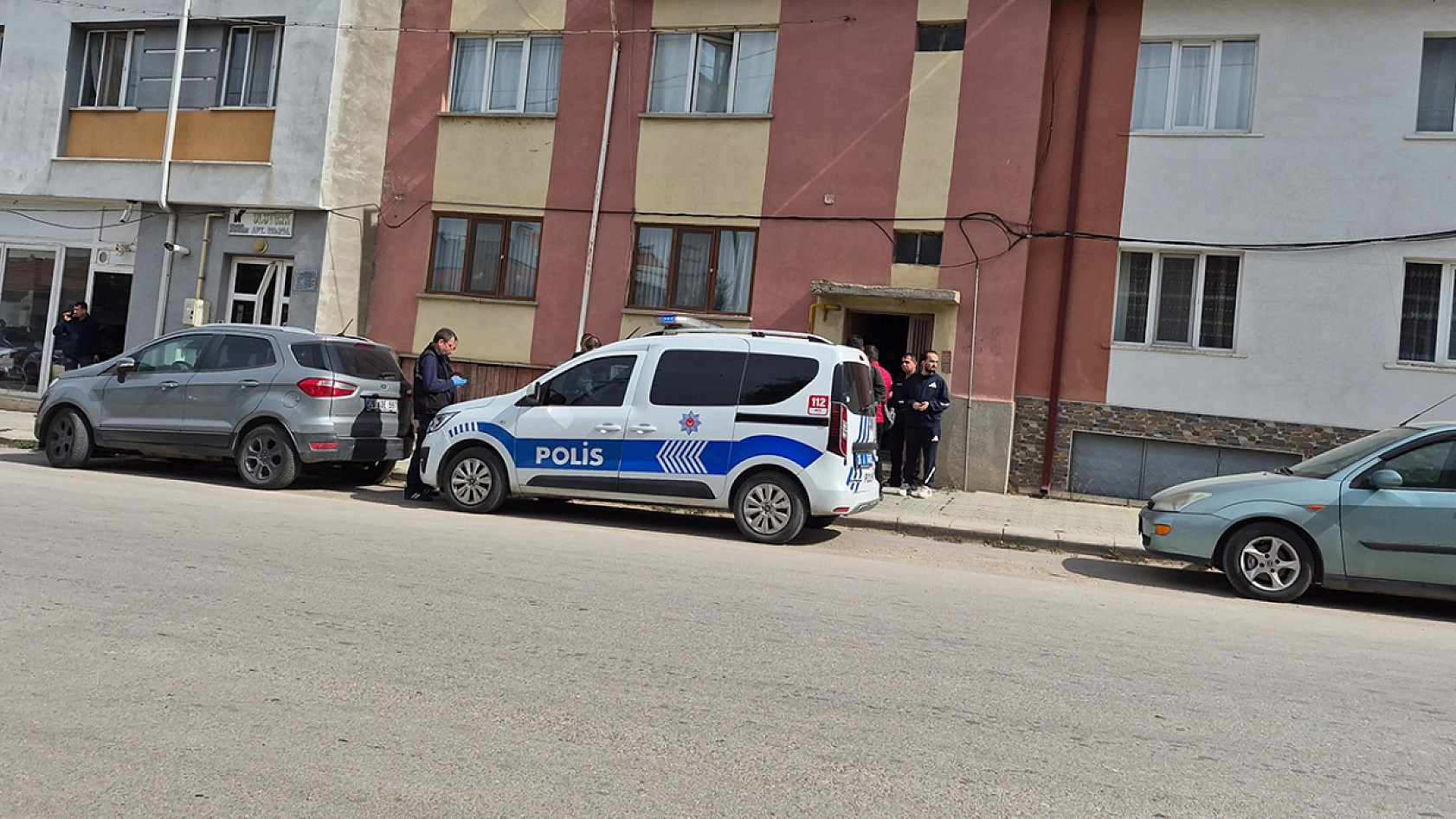 52 yaşındaki adam merdivenin altında ölü bulundu