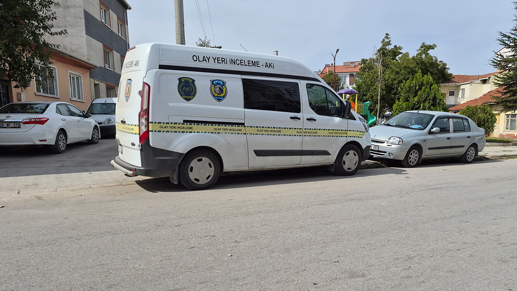 52 yaşındaki adam merdivenin altında ölü bulundu