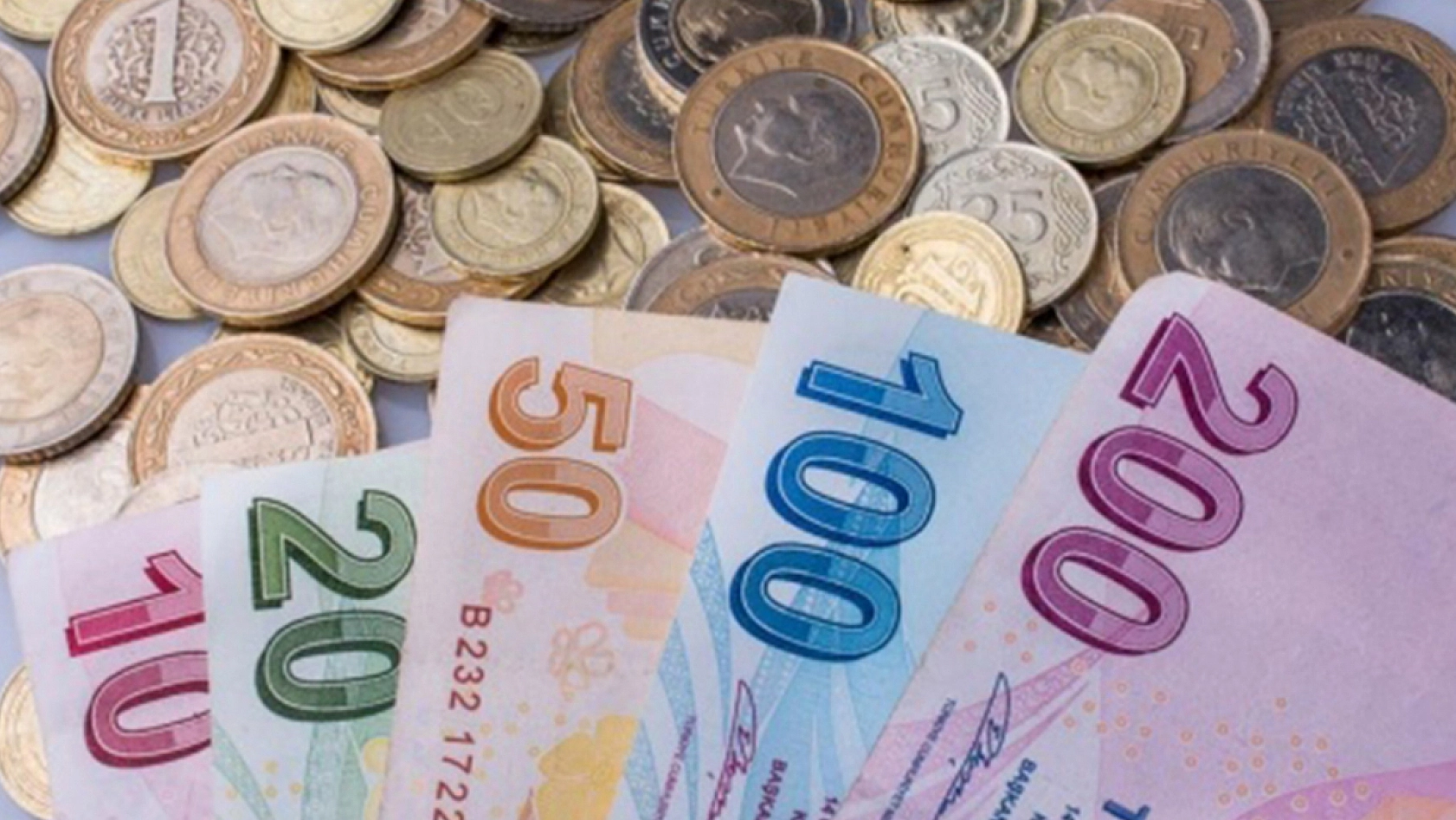 Baz etkisi ile düşen Enflasyon, bankaların yüksek mevduat faizlerini artırmasına neden oluyor