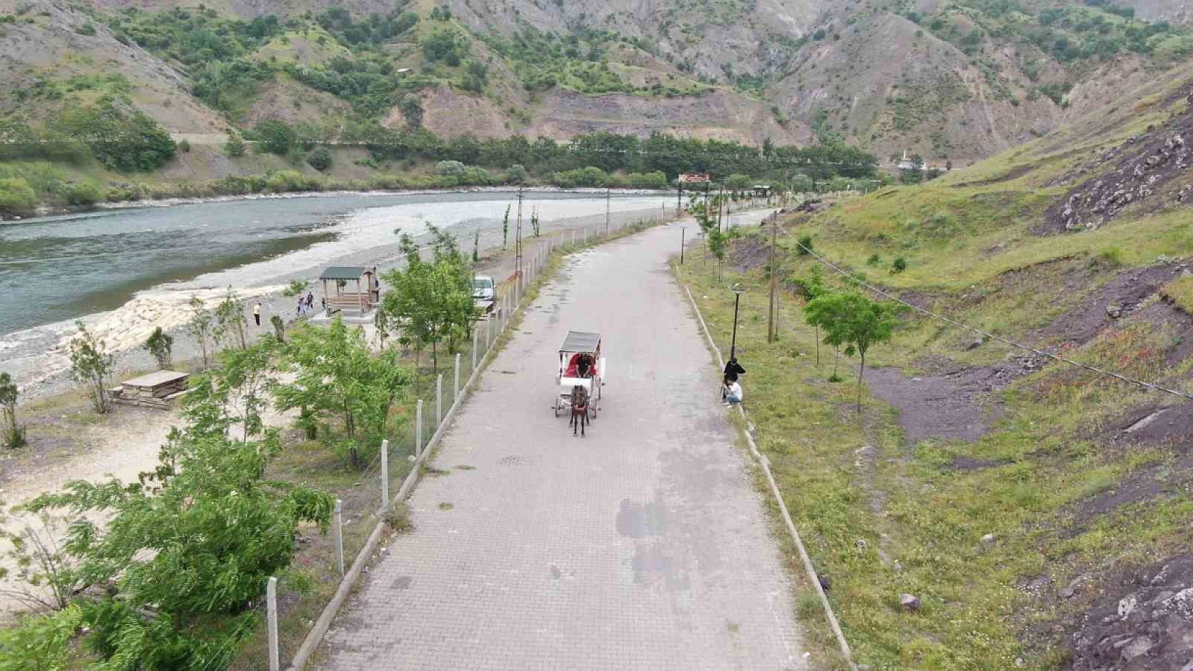 Elazığ'da Akıllara Durgunluk Veren Köy: Kimse Bilmiyor Ama Bünyesinde Neler Var Neler
