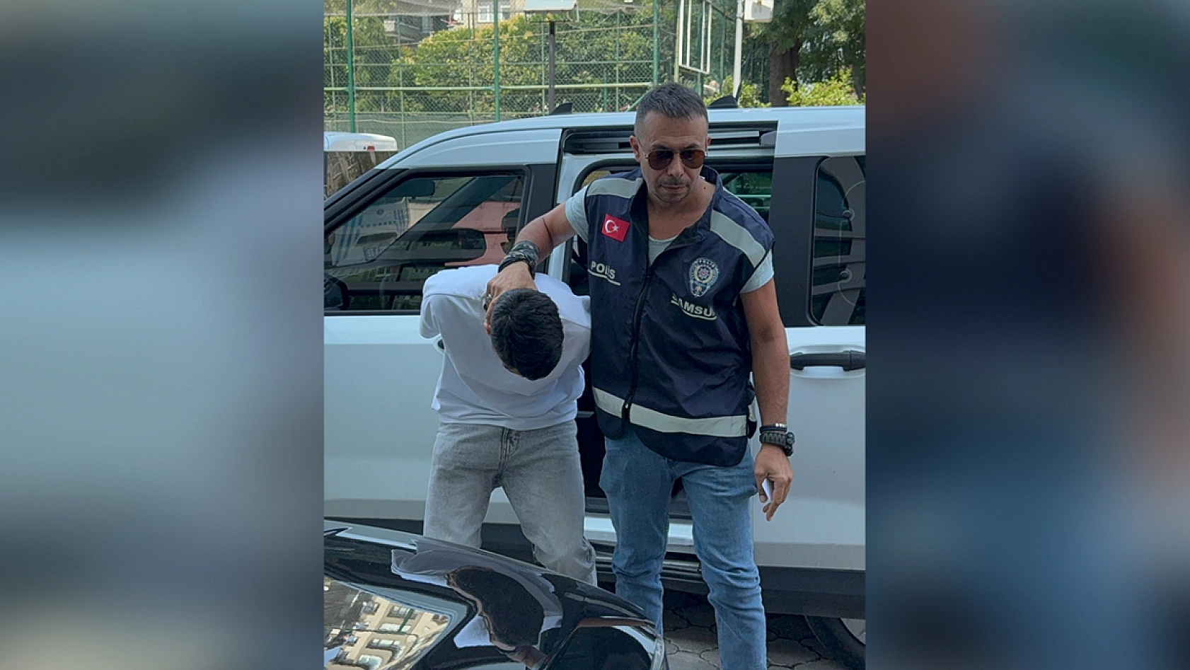 Kız arkadaşının kollarını kızgın kepçeyle yaktı