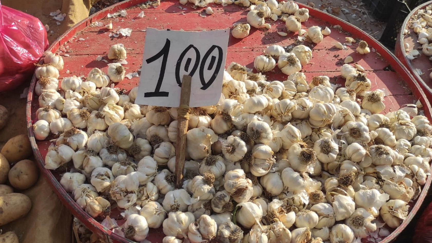 Elazığ'ın en kalabalık pazarında fiyatlar cep yakıyor