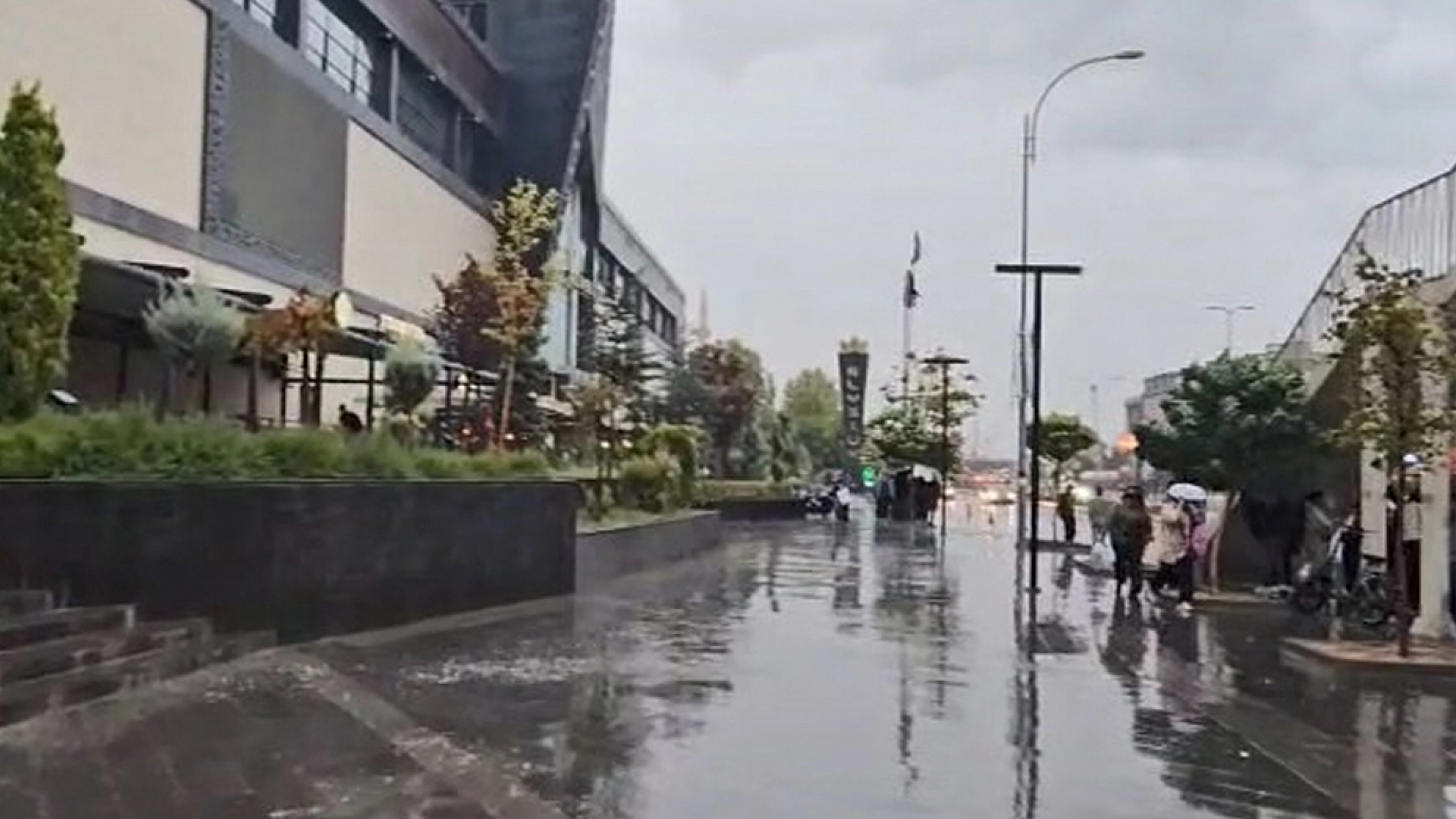Elazığlılar dikkat! Yarın o saatlerde şemsiyesiz dışarı çıkmayın