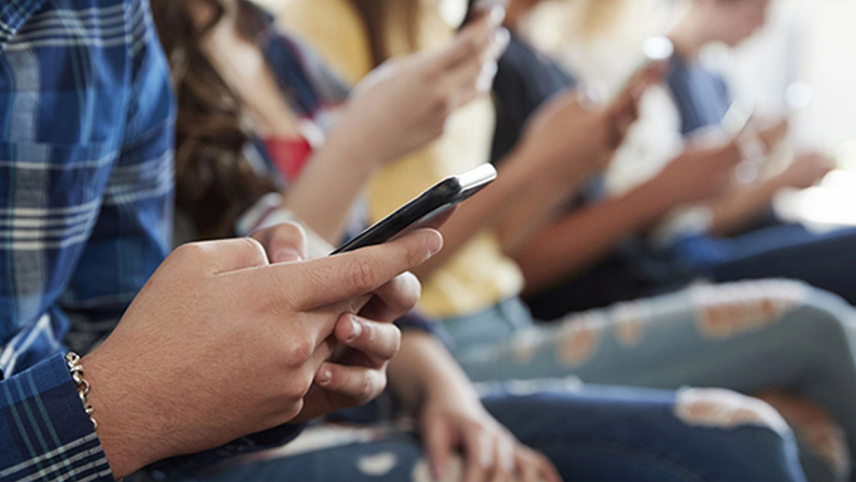 Cep telefonunu yenilemek isteyene müjde! Fiyatlar düşüyor
