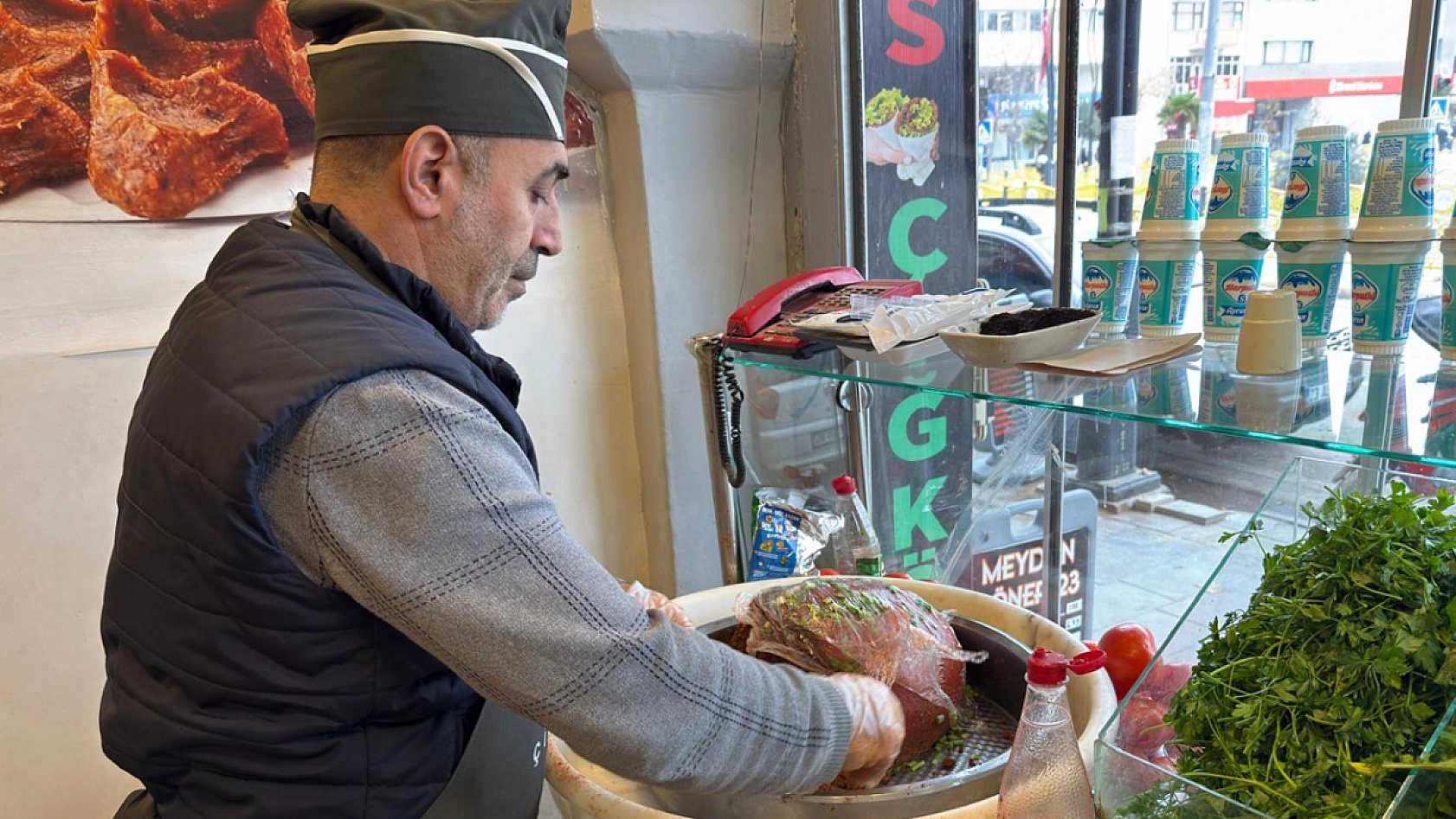 Elazığ'ın sevilen lezzetinde talep azaldı, esnaflar iş yapamamaktan şikayetçi